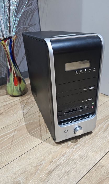 Komputer stacjonarny AMD FX6100 8GB RAM 1TB HDD