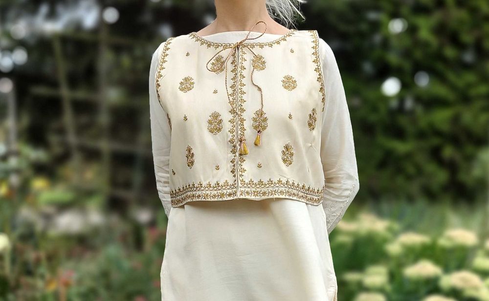 Biała kermowa kamizelka XL 44 złoty haft boho orient folk etno ludowa