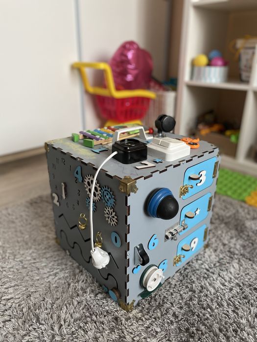 Бізі куб в гарному стані