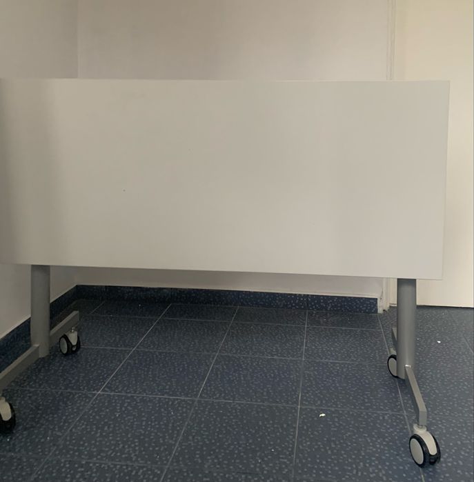 Stół/ biurko- składany blat, na kółkach