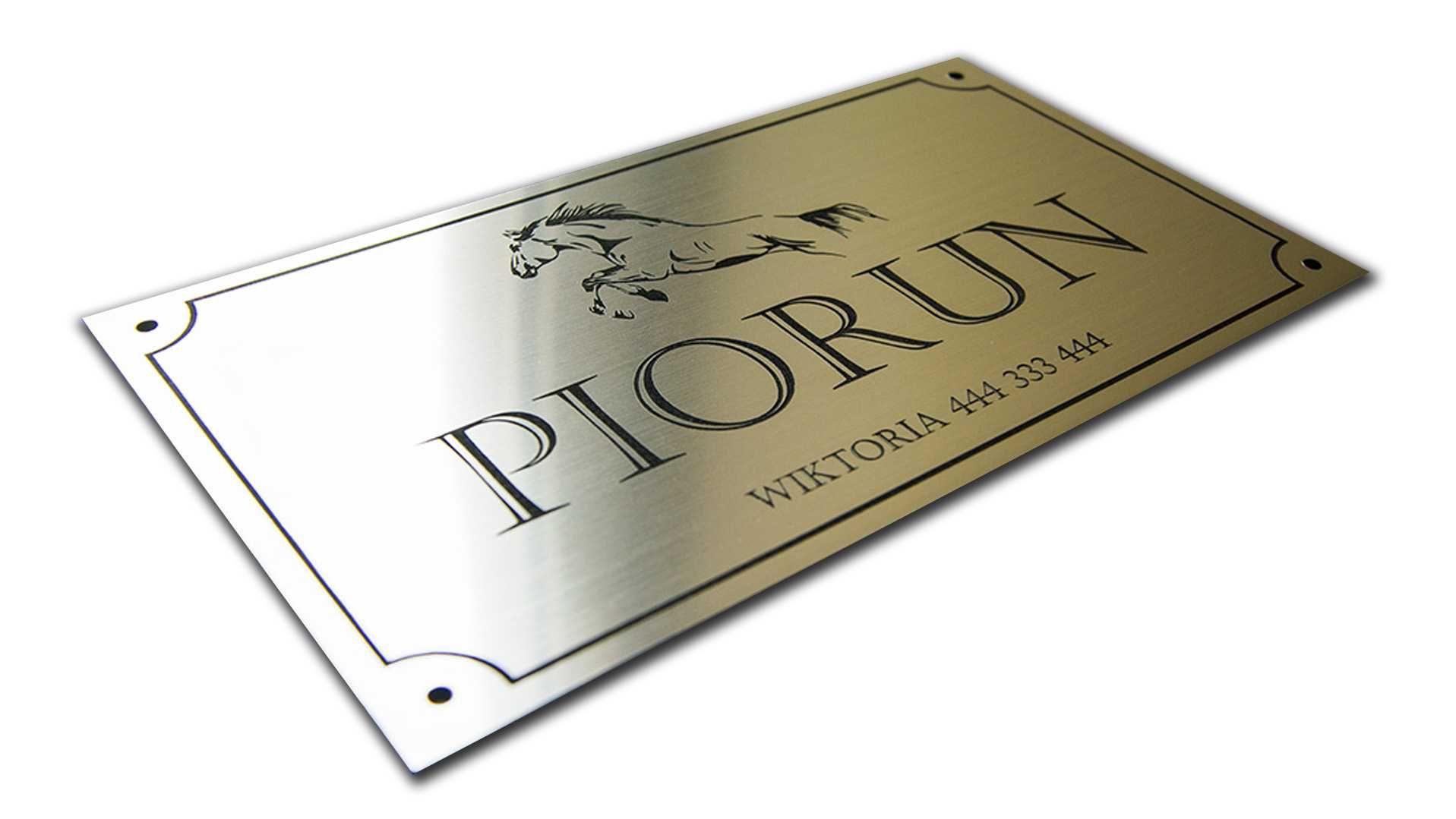 Tabliczka na boks grawerowana personalizacja laminat grawerski 20x11cm