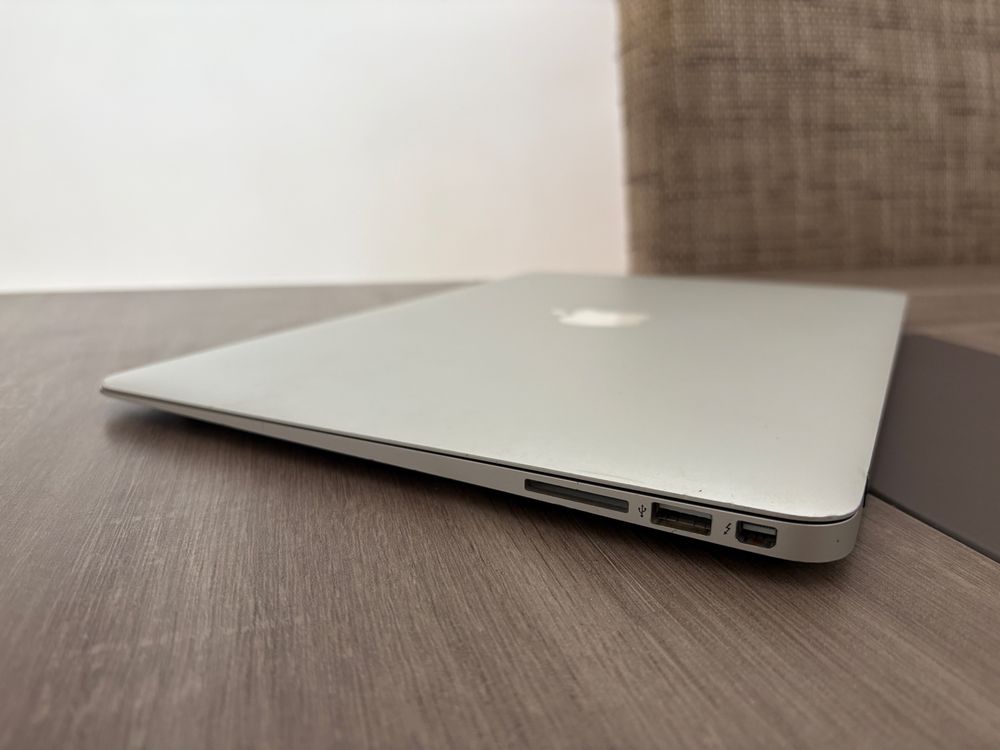 Apple MacBook Air 13” 2015 i5 8gb 256ssd Sonoma