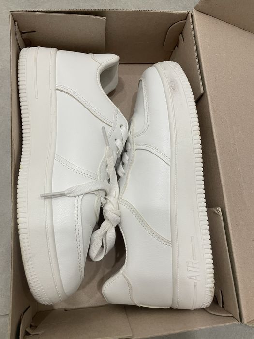 Кросівки жіночі майже нові