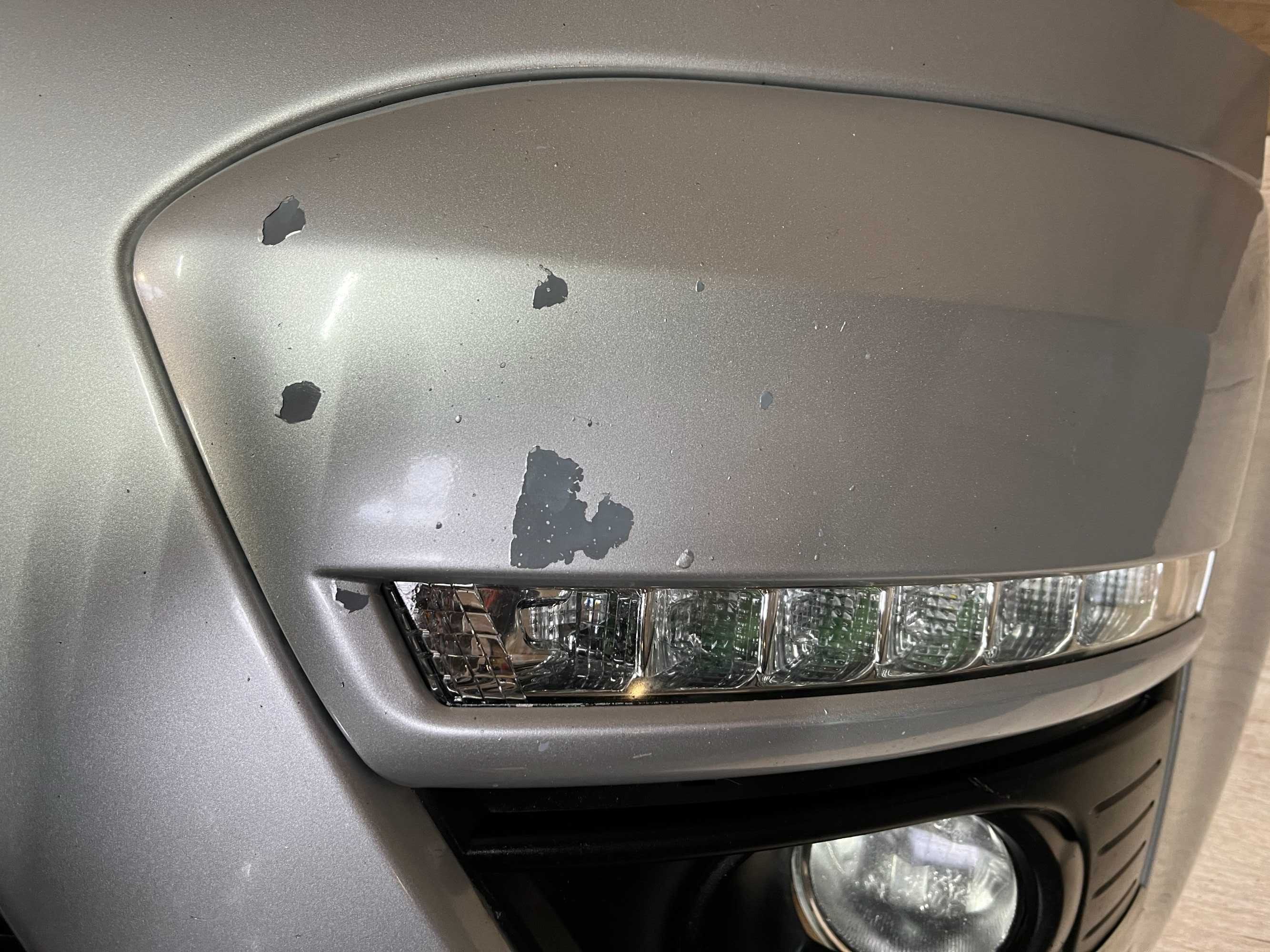 Zderzak przedni Citroen C4 Picasso Lift Led kolor ezrc