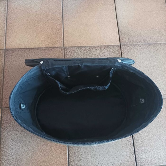 Granatowy kuferek Globtroter