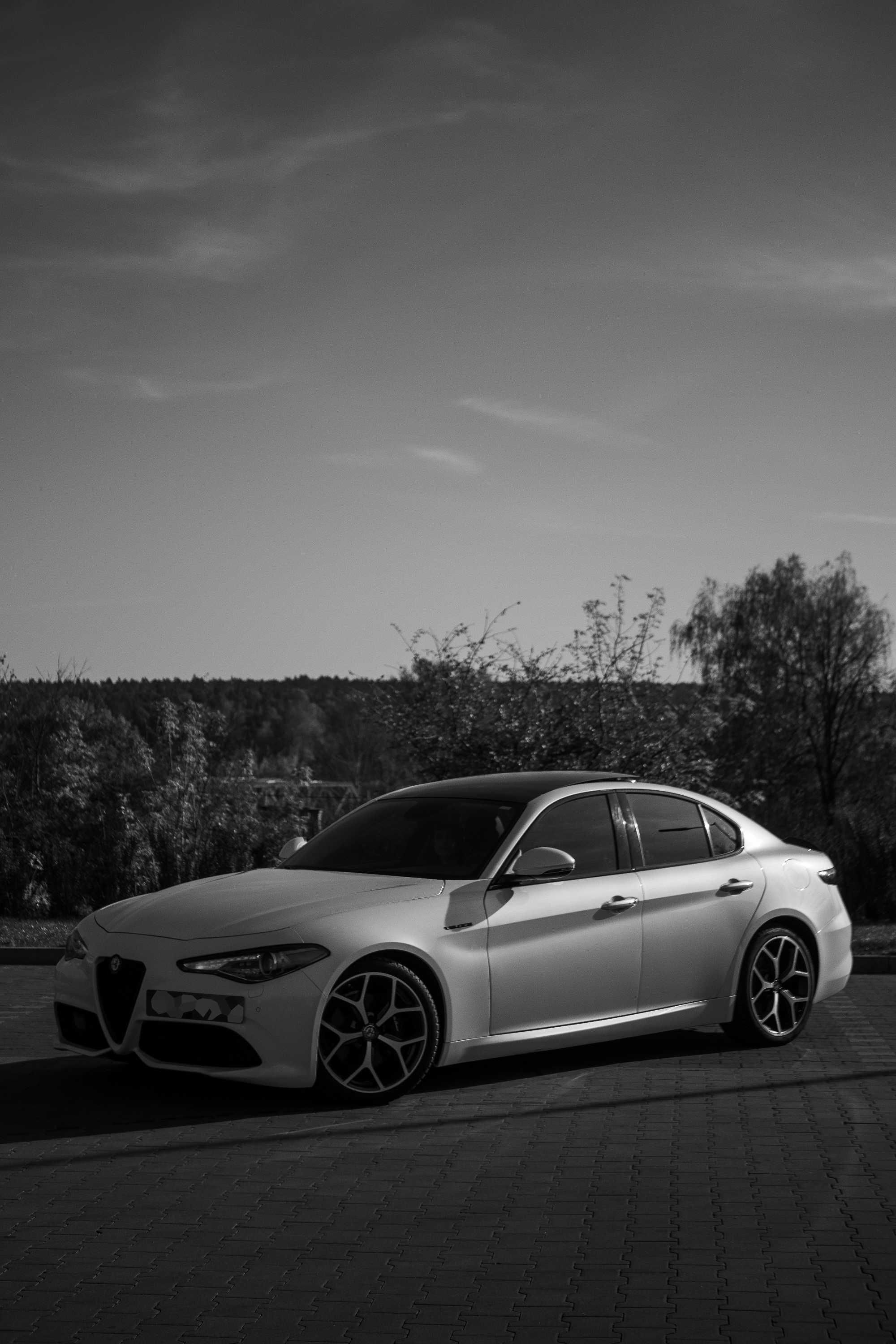 Auto do ślubu Alfa Romeo Giulia – elegancja i styl w wyjątkowym dniu!