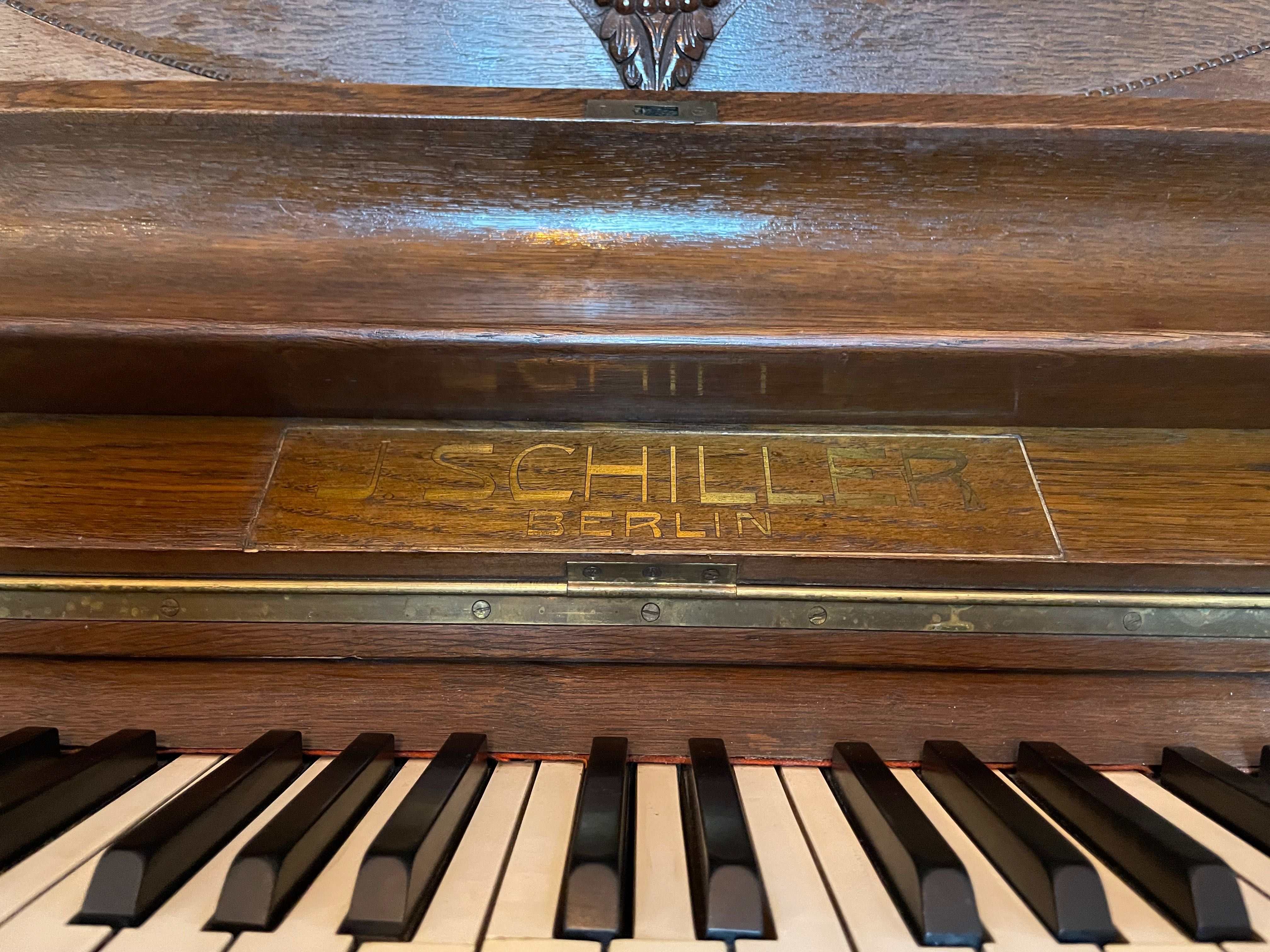 Pianino J. Schiller Berlin