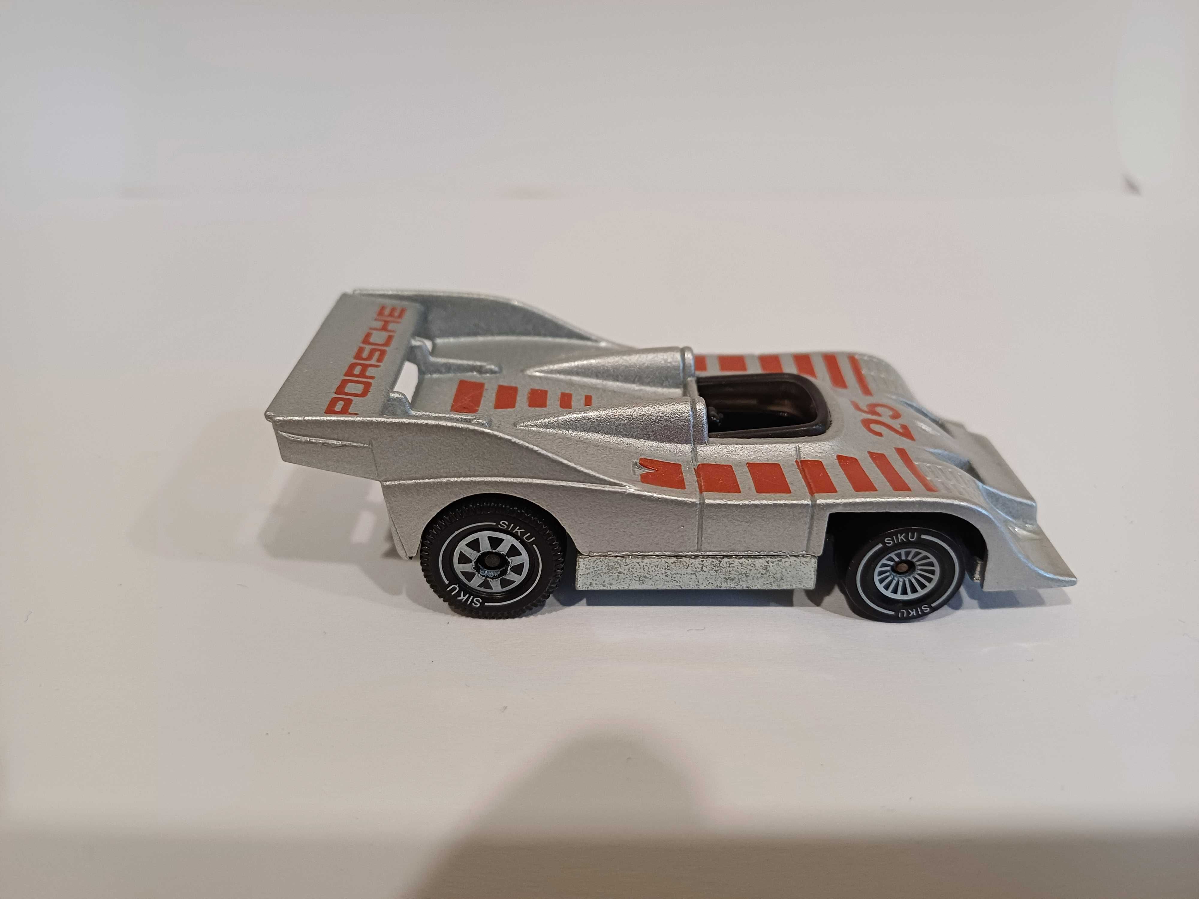 Kolekcjonerski model samochodu SIKU - 1329 - PORSCHE 917/10 TURBO