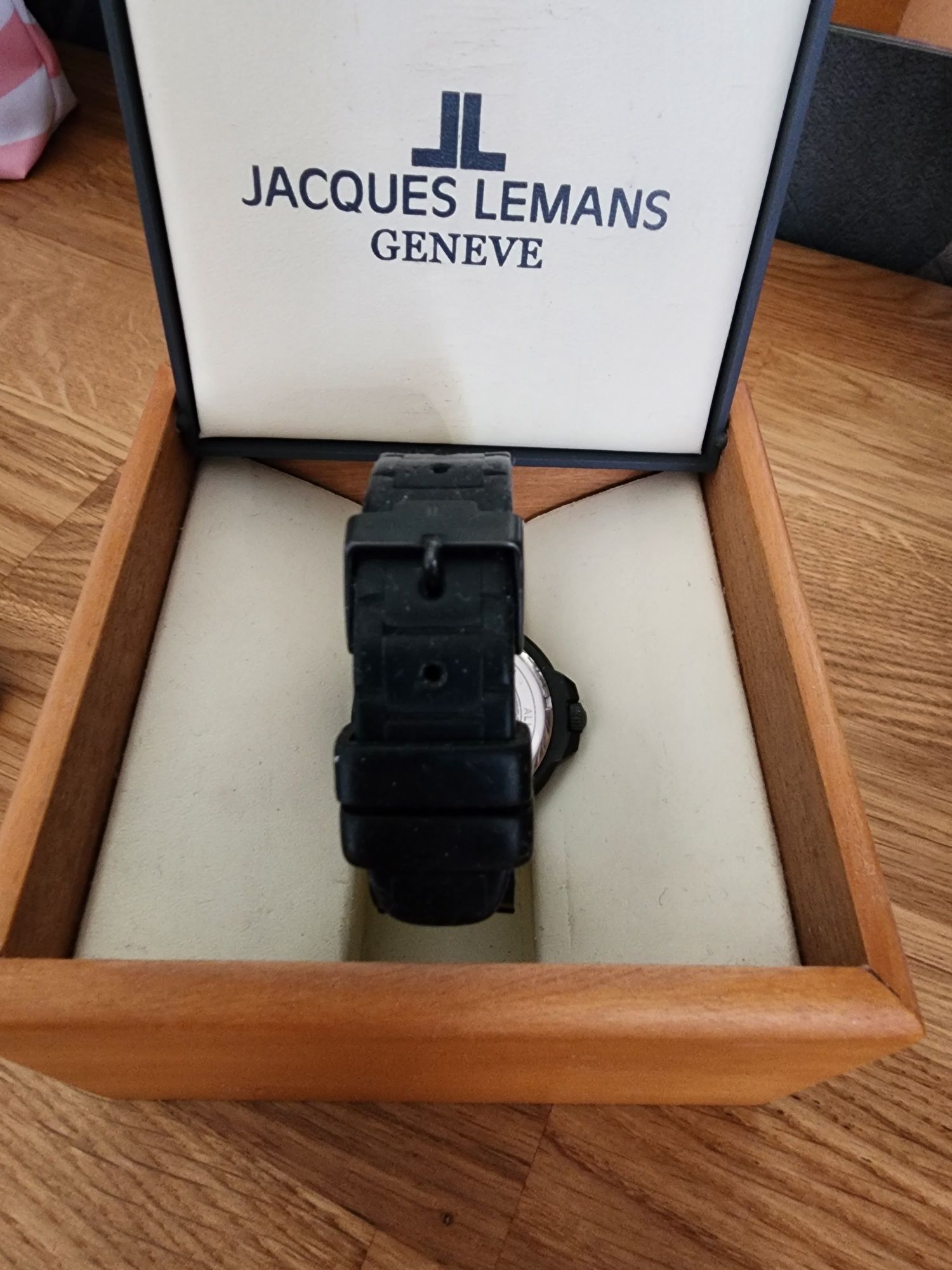 Годинник жіночий Jacques Lemans