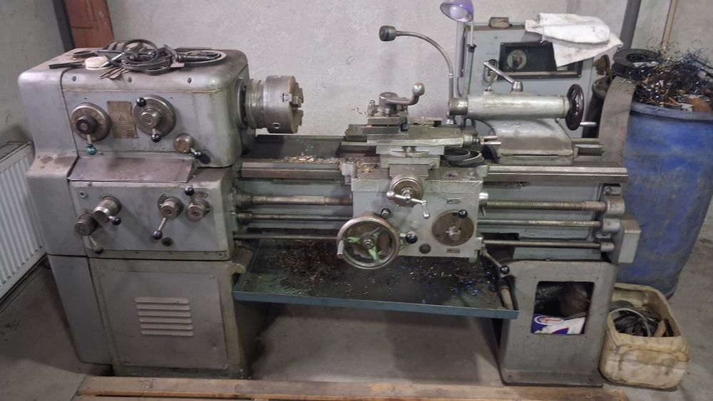 Токарный станок 1,5м