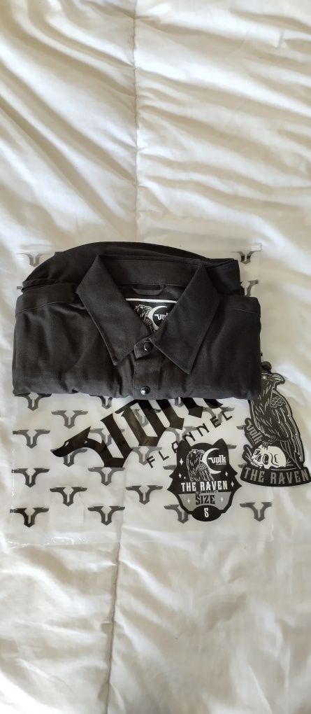 Camisa volk flannel (the raven) tamanho S