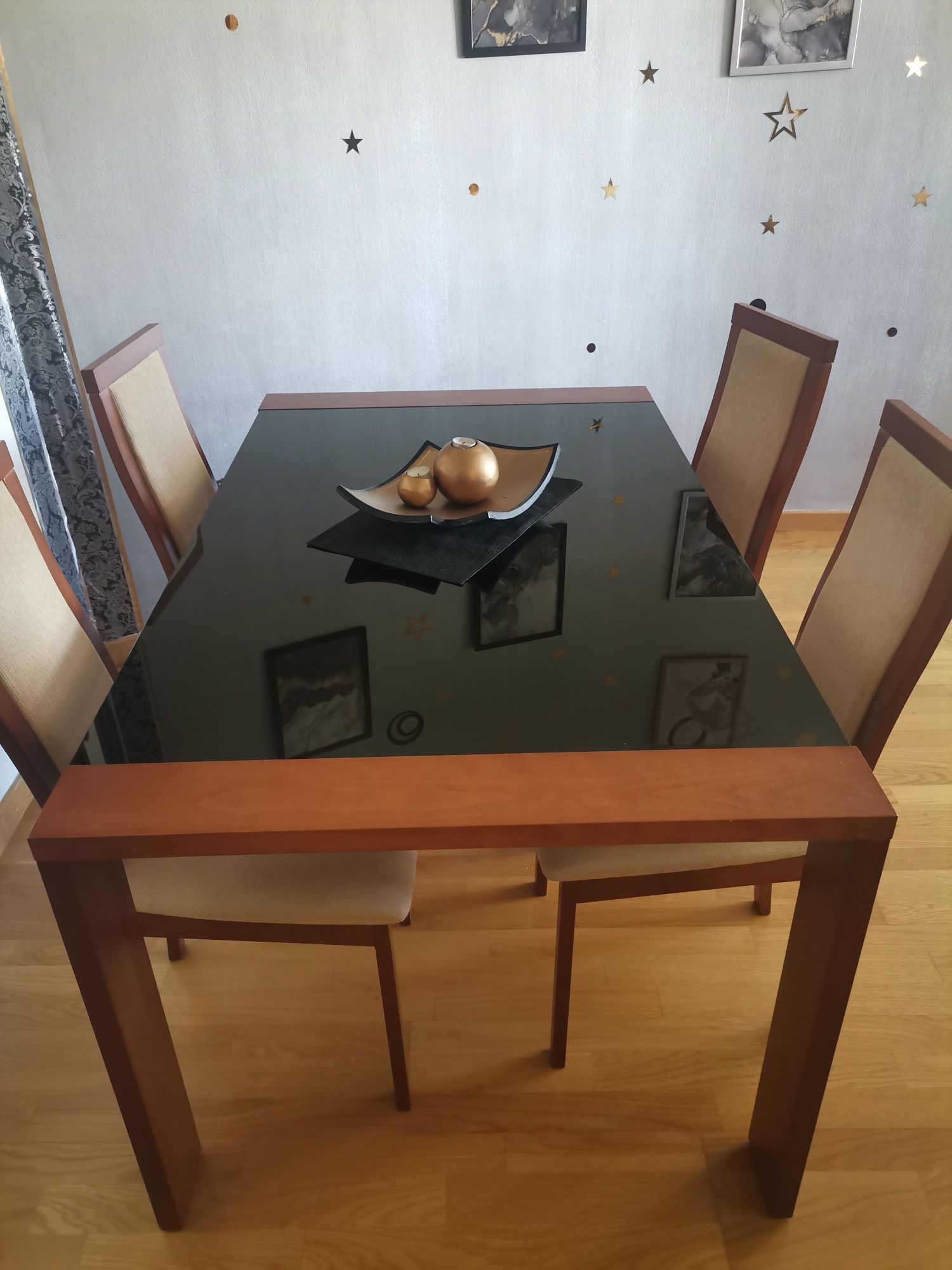 Mesa de Sala com 4 cadeiras