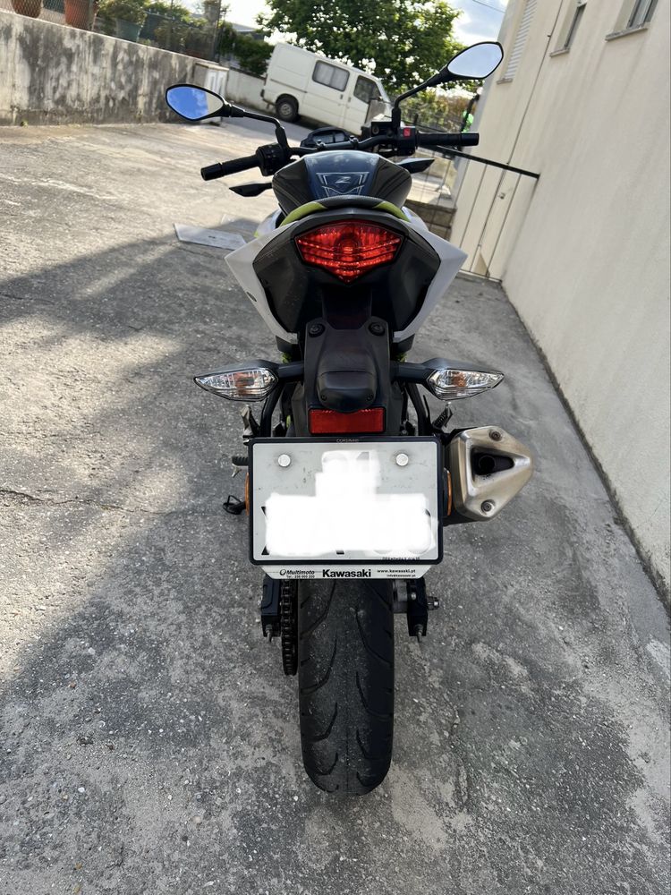 Kawasaki Z 125 .