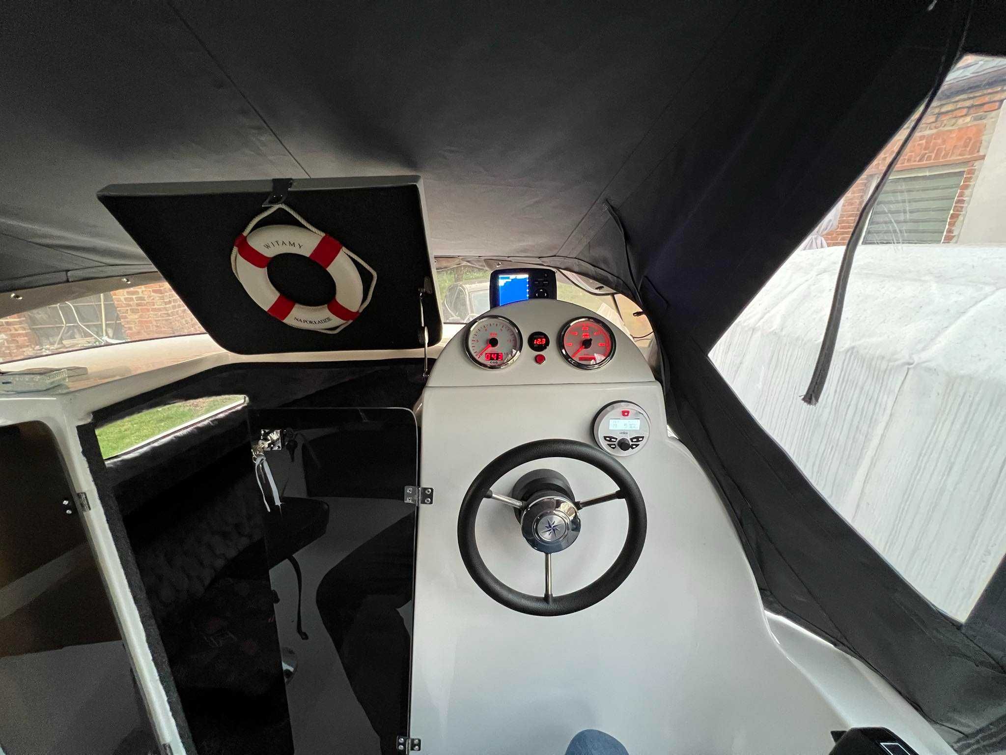 Jacht motorowy z silnikiem i przyczepka - kompletna i nowa - OKAZJA