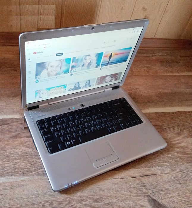 полностью рабочий надежный ноутбук Dell Inspiron в отличном состоянии