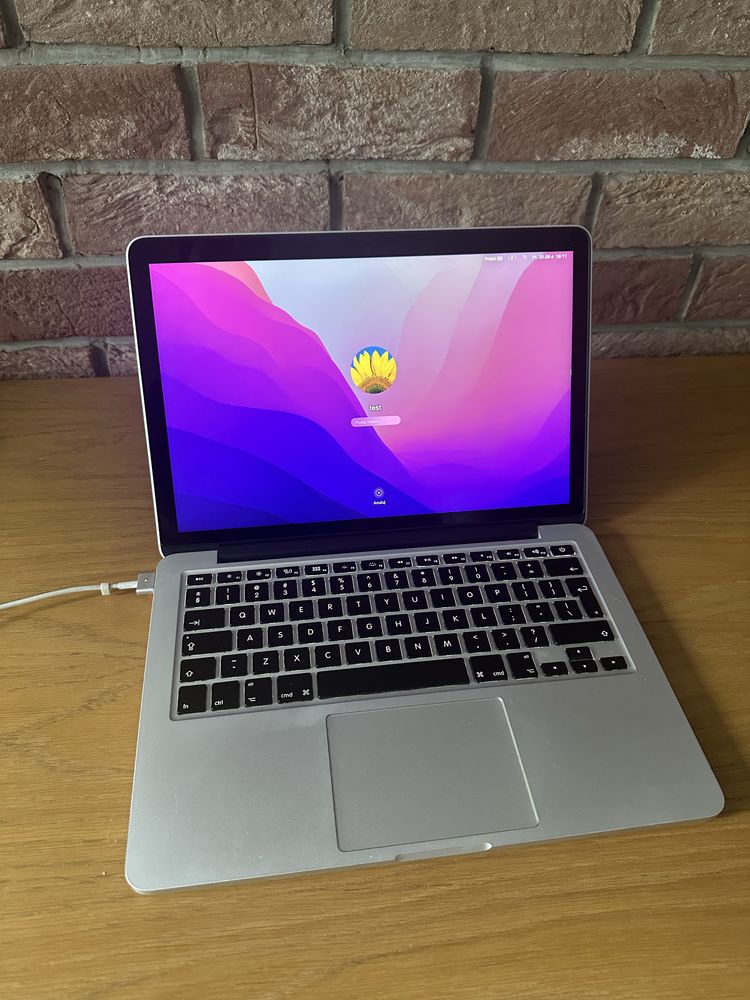 MacBook Pro 13” Retina (Early 2015) – i5 / 8GB RAM / SSD 128GB