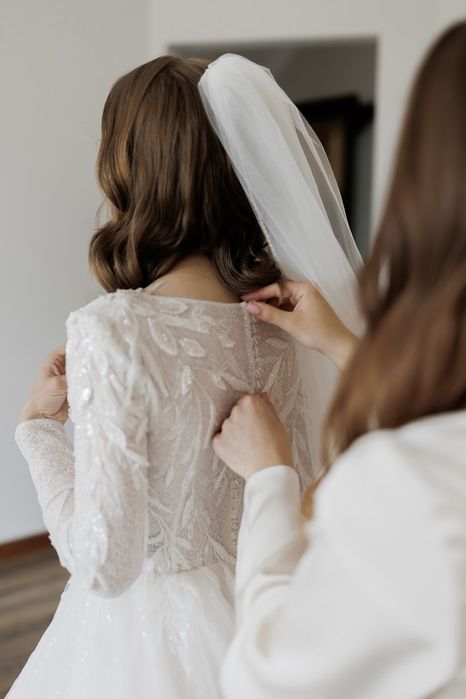 Весільна сукня