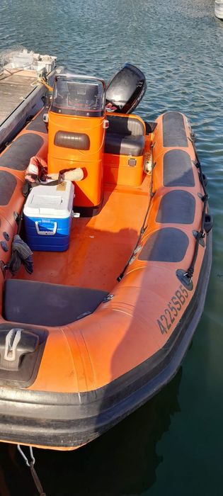 Barco semirigido Valiant