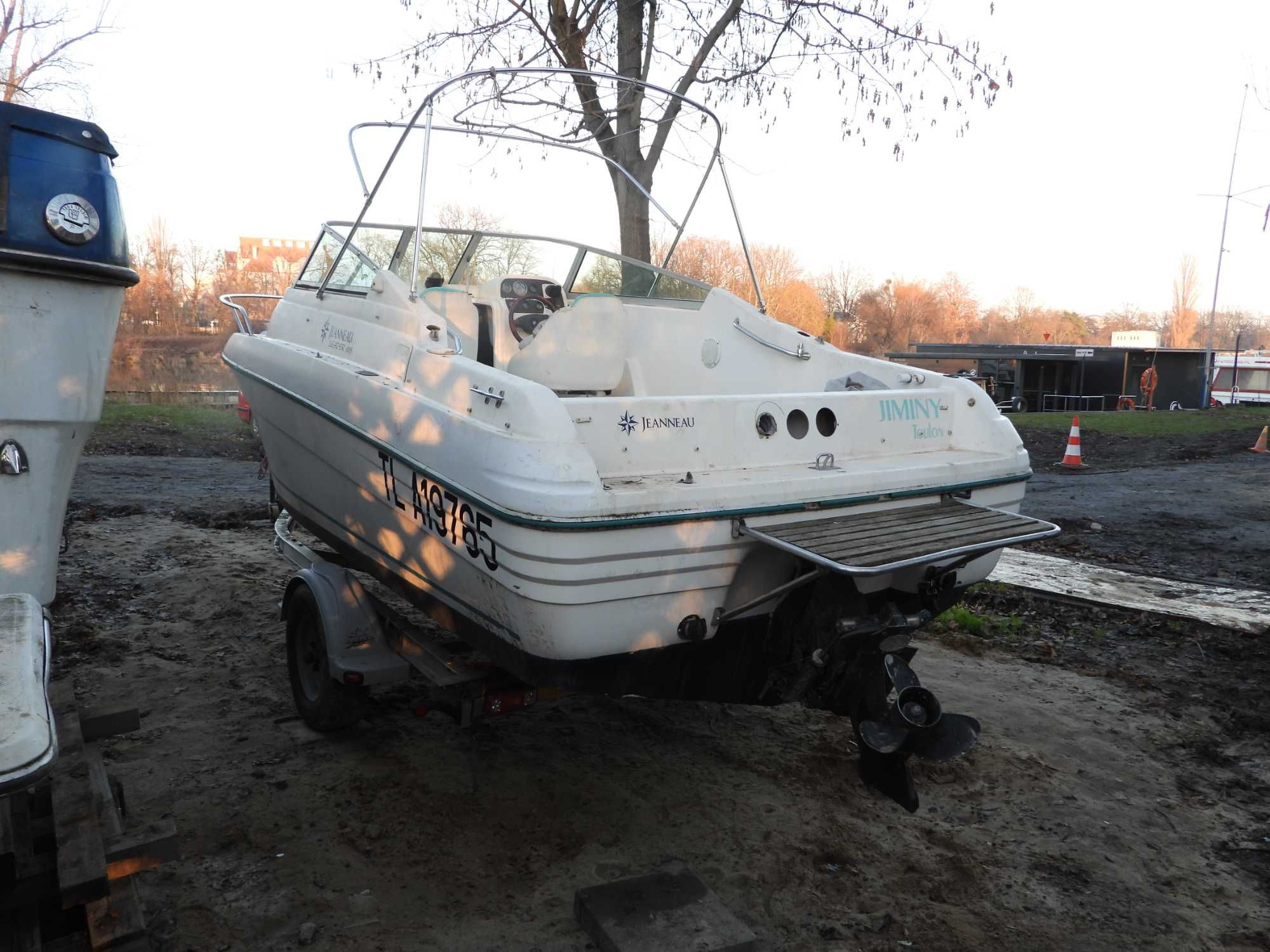 motorówka kabinowa , łódź motorowa pod silnik zaburtowy
