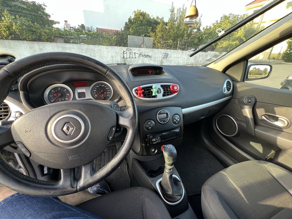 Estou a vender Renault Clio 1.5 DCI