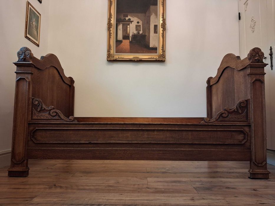 piękne dębowe łóżko * czyste , stabilne prosto z mieszkania *