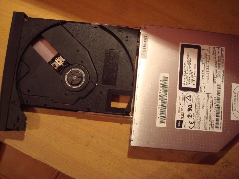 Toshiba XM-7002B - CD-ROM drives