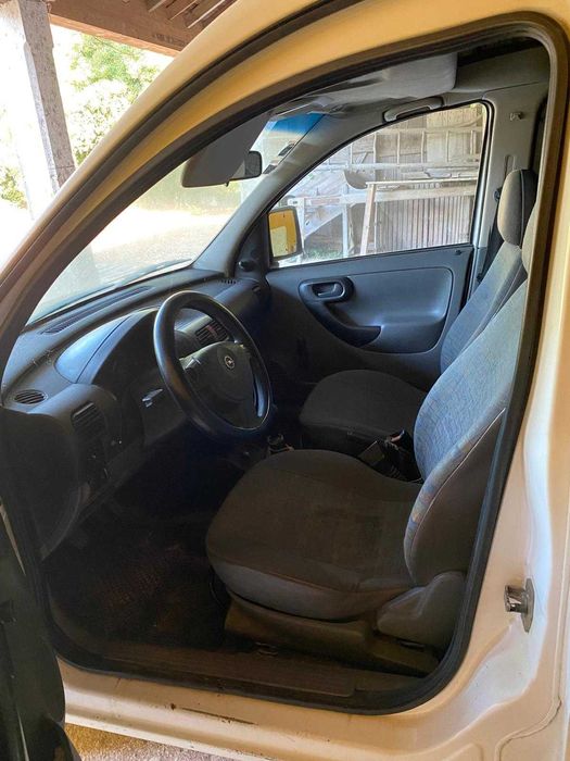 Opel Combo Diesel com inspeção