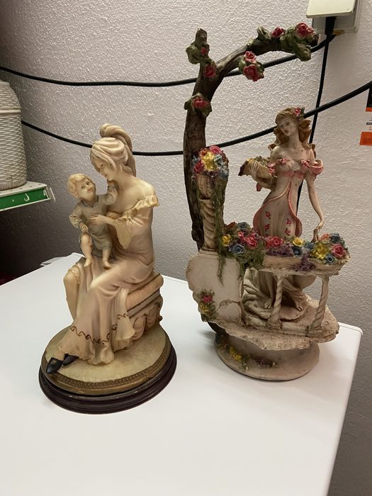 Estatuas de loica muito antigas