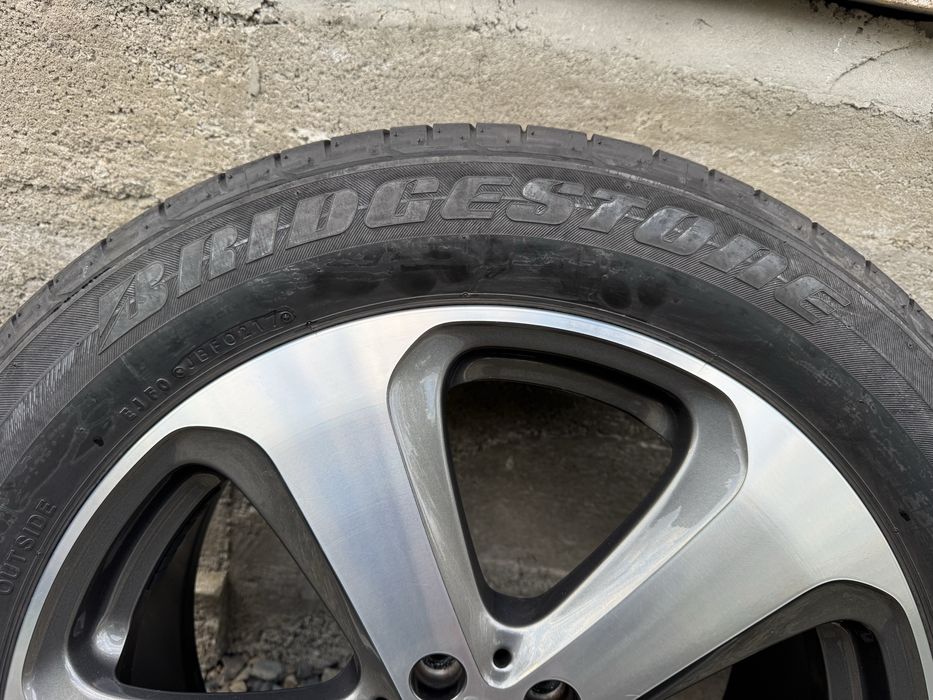 4 оригінальних диски Mercedes R19” з резиною 235/55/19 Bribgestone