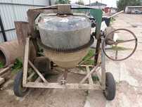 Betoniarka 250 l
