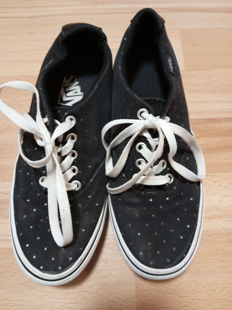 Czarne trampki Vans