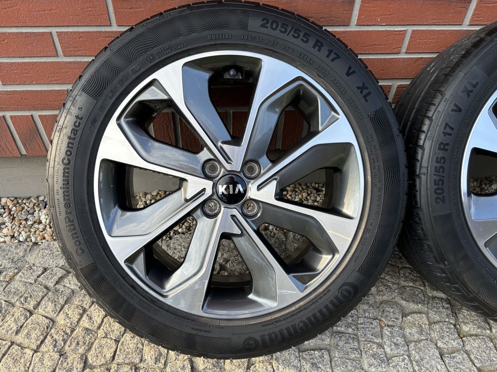 Koła Kia 4x100 Hyundai 6,5x17 ET49 205/55 R17 Continental