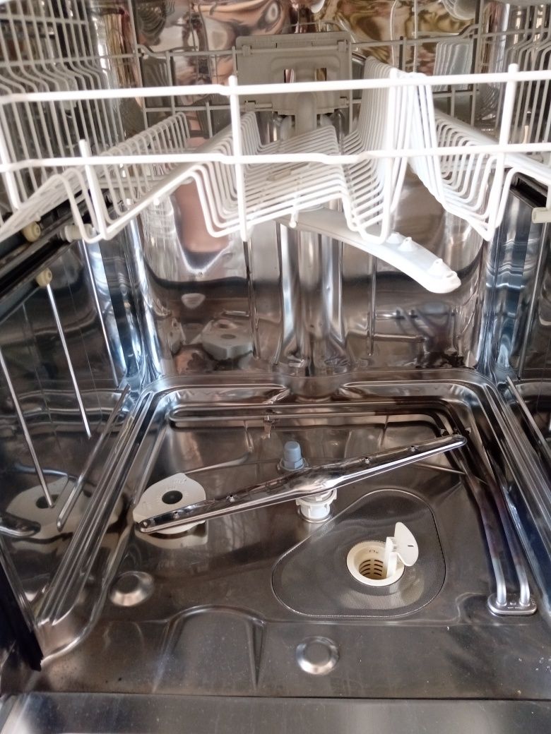 Máquina de lavar loiça Indesit