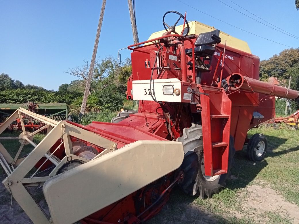 Kombajn zbożowy IHC 321 International wytrząsacz wszystkie części