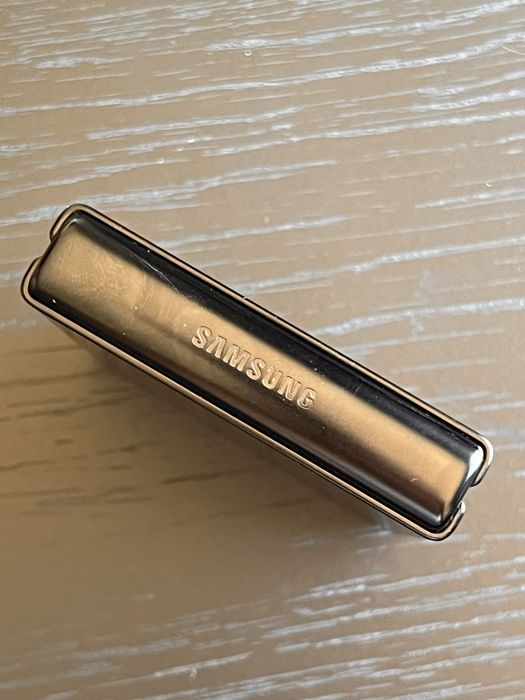 Samsung Galaxy Z Flip 3