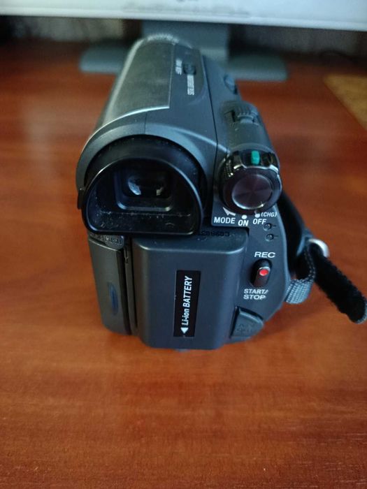 Продам цифрову відеокамеру SONY