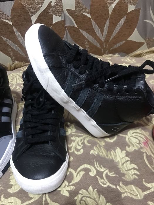 Adidas оригінал кросівки