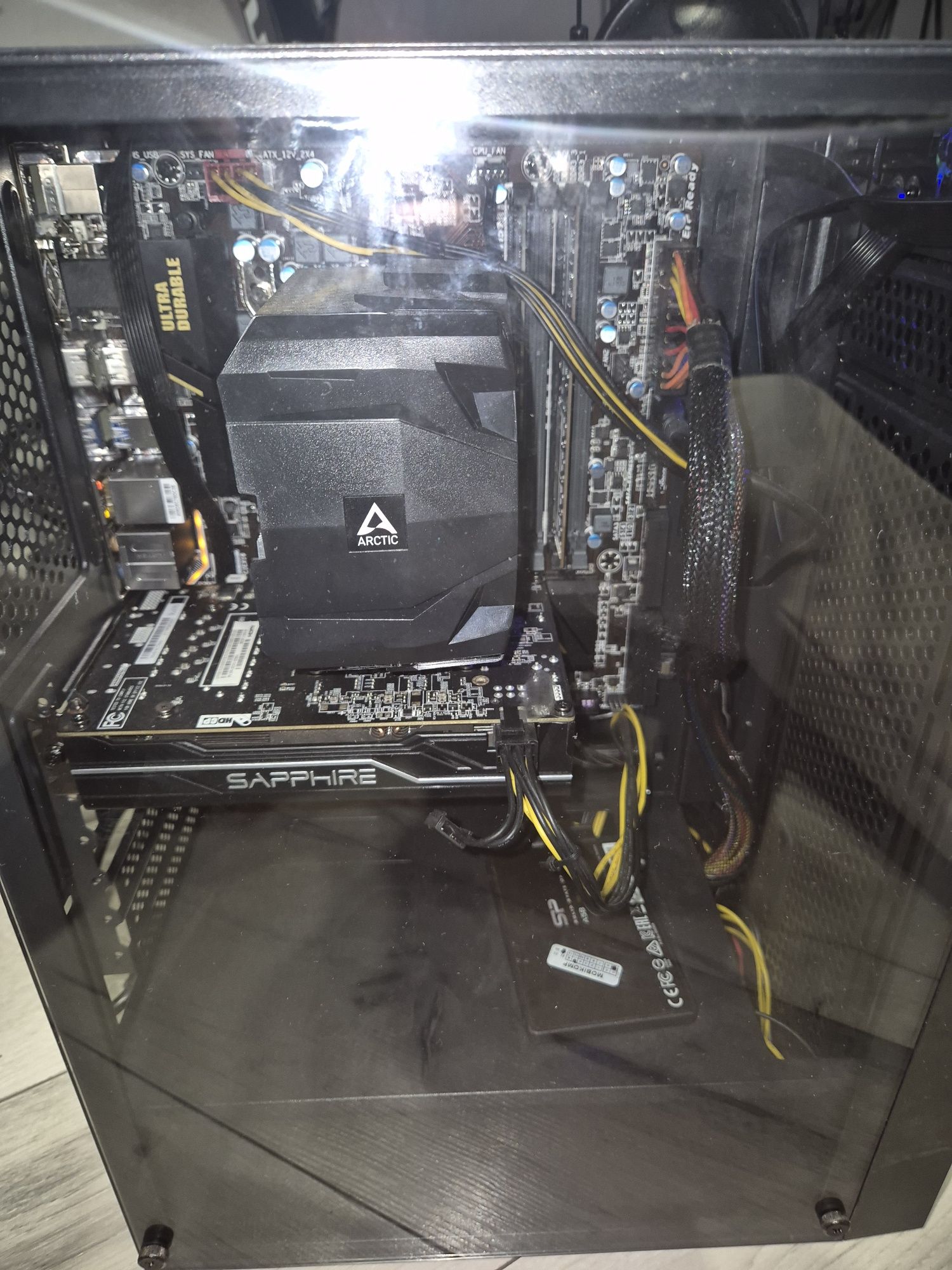 Komputer Gamingowy Stacjonarny RX 570 258 SSD I5 6600K 650W 12GB Ram