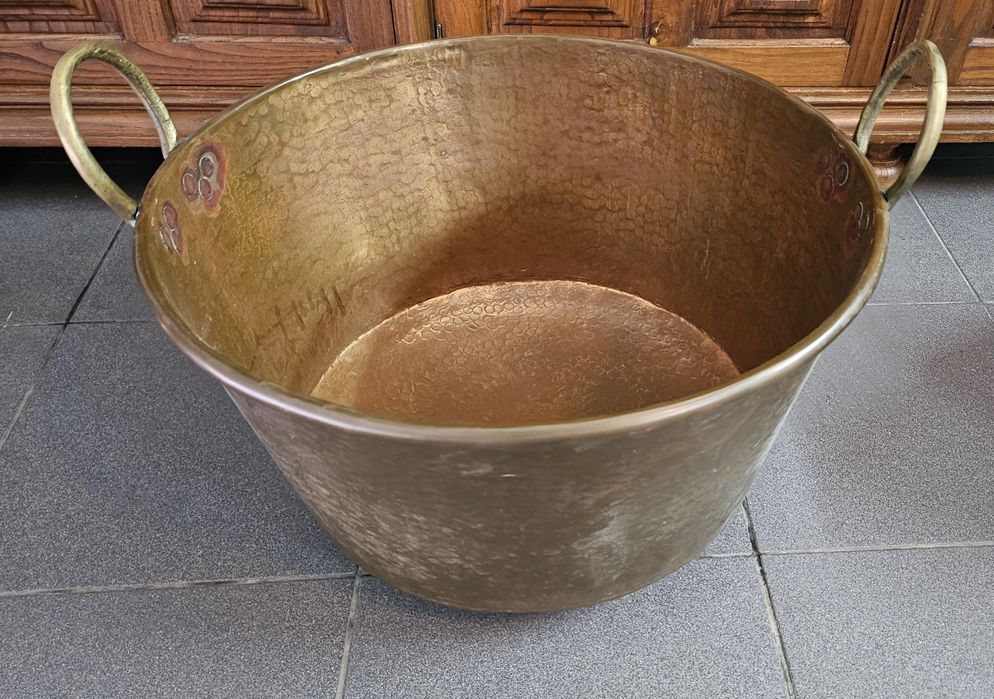 Tacho em cobre antigo