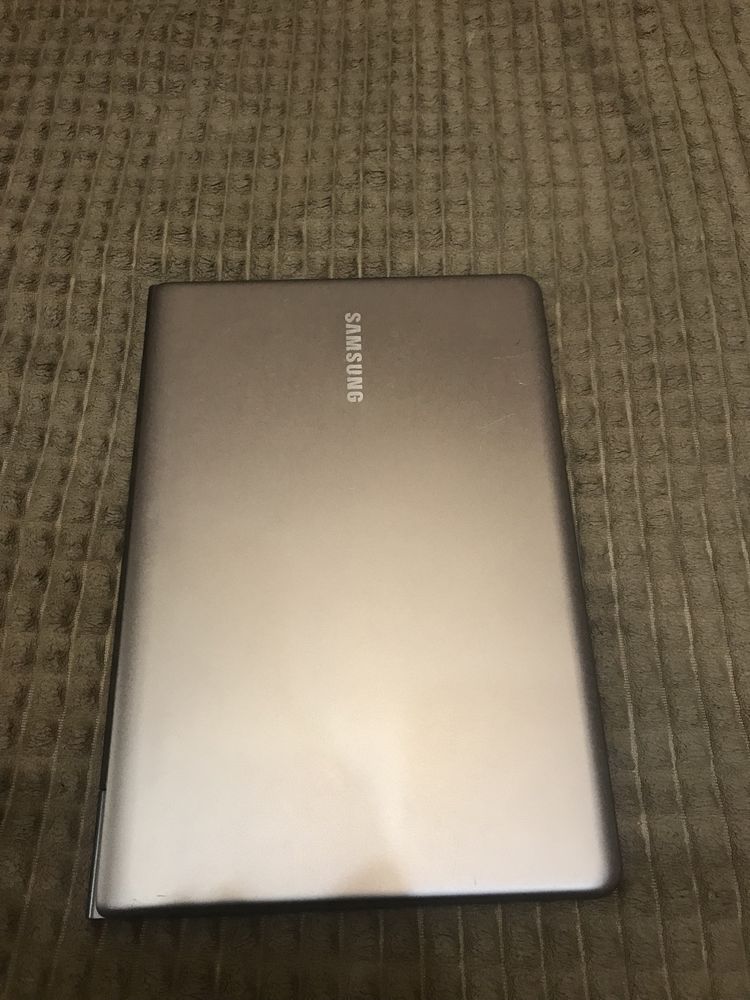 Продам ноутбук Samsung 530U