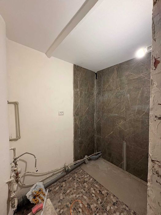 Продаж 2х кімн квартири з роздільними кімнатами .