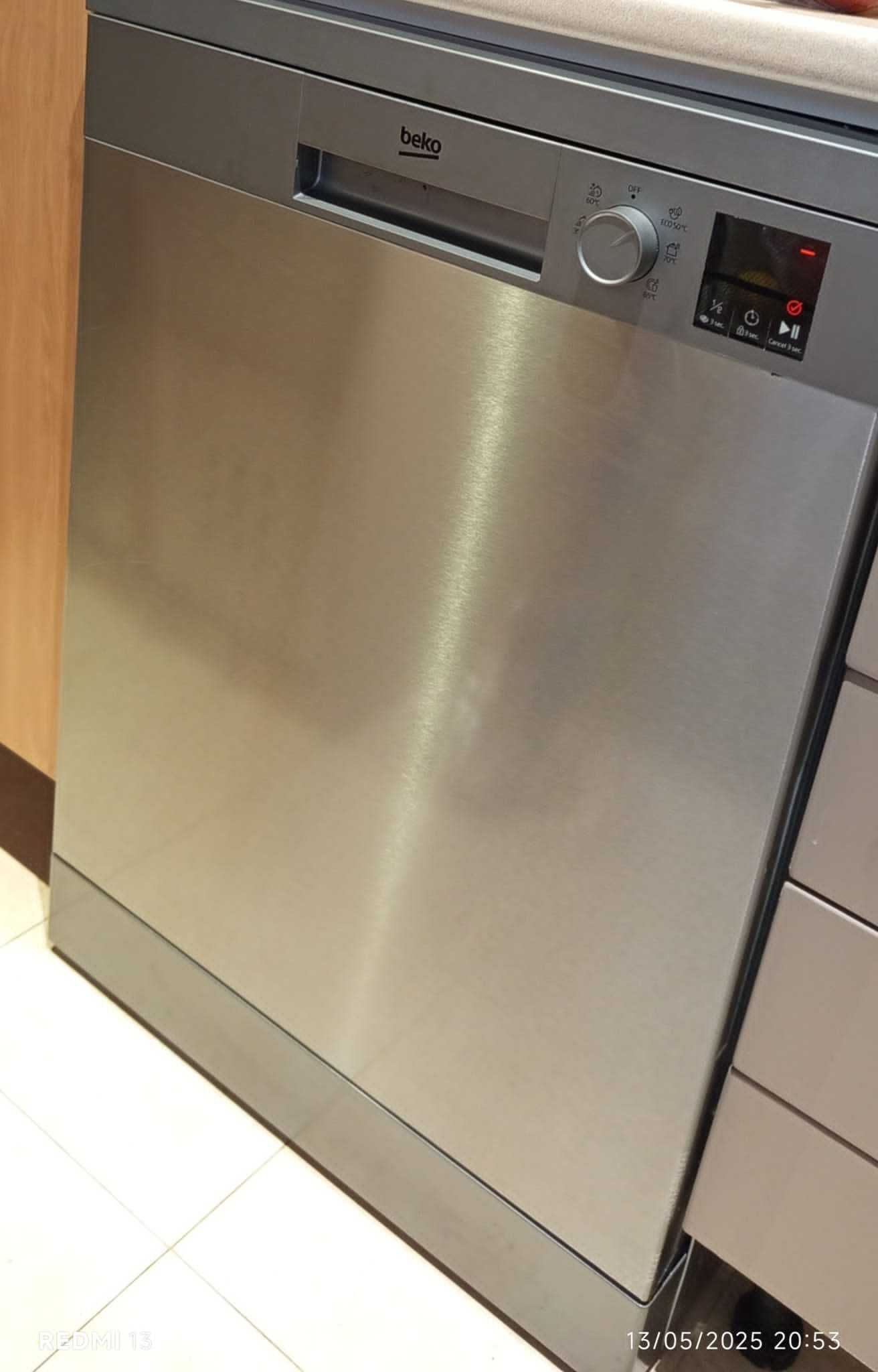 Máquina de Lavar Louça Beko Inox - 13 Serviços