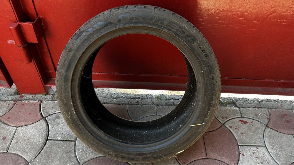 Шина TOYO 235.45.R18