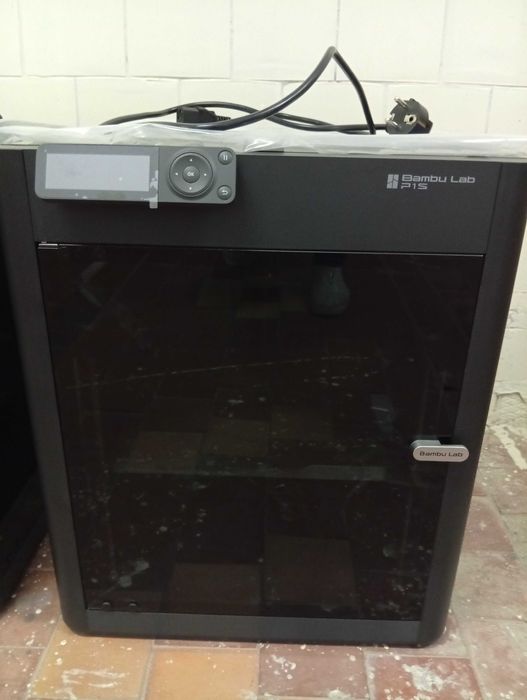 3D принтер Bambu Lab P1S.