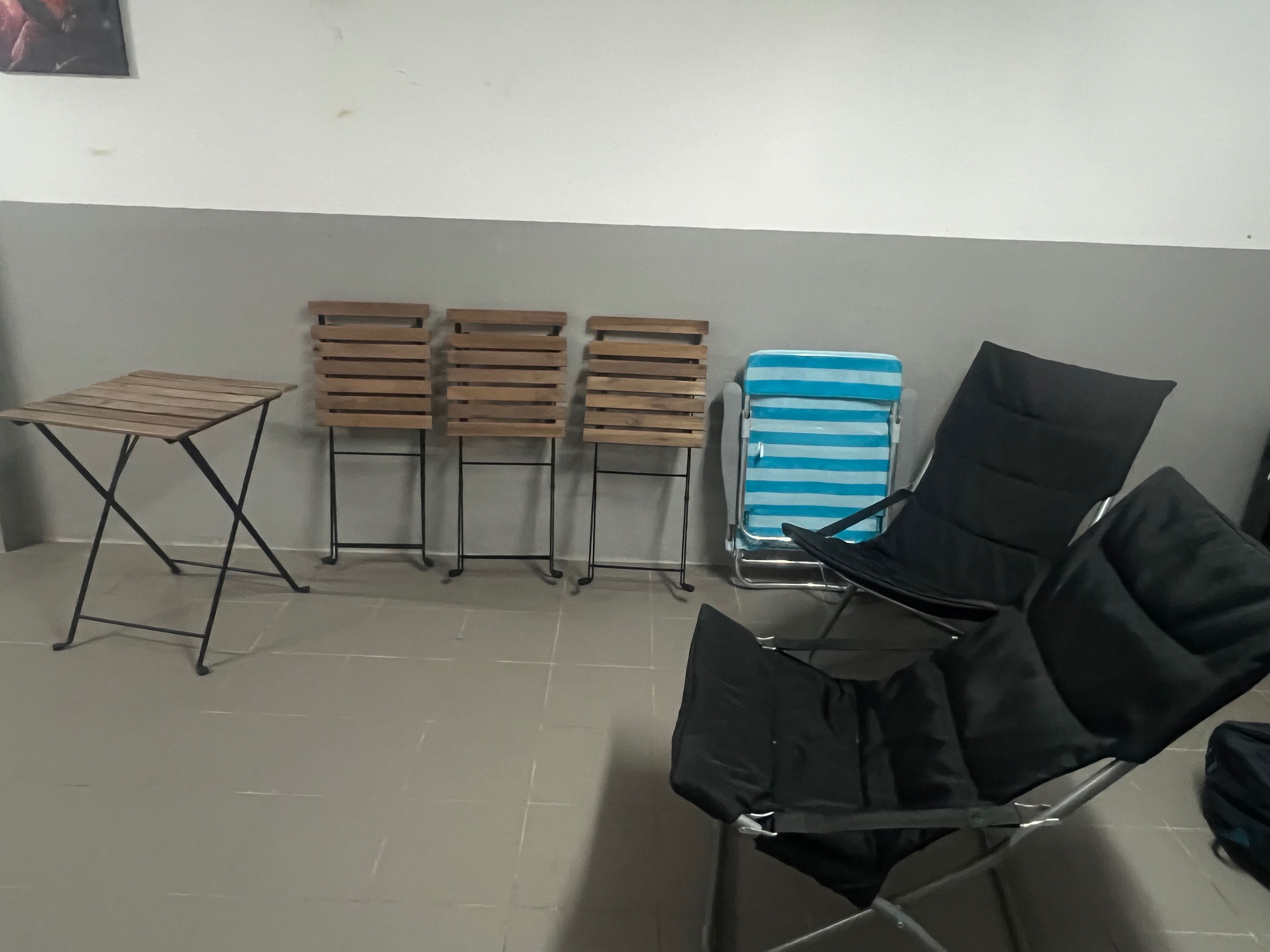 Conjunto mesa Bistrô Ikea e outras cadeiras
