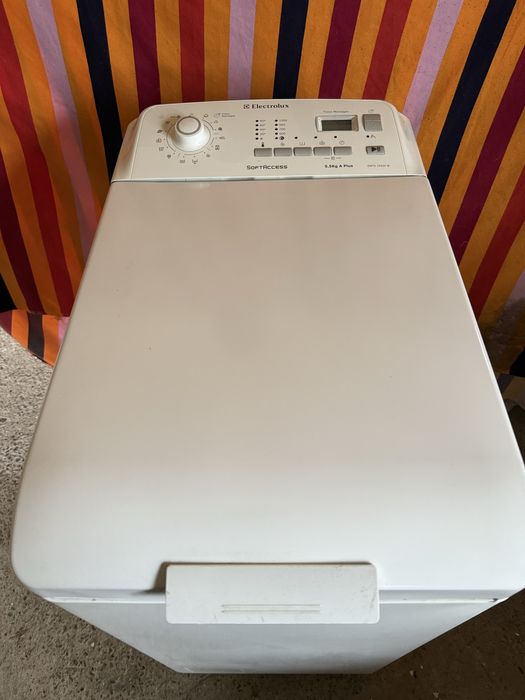 Продам пральну машину Electrolux 5.5 кг