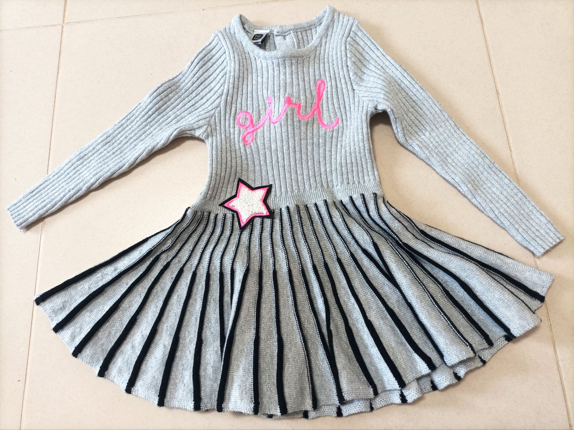 Lote de 10 peças de Roupa para Menina (12 Meses)