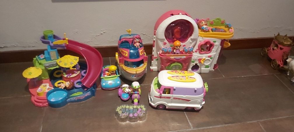 Brinquedos e acessórios, vestuário para crianças