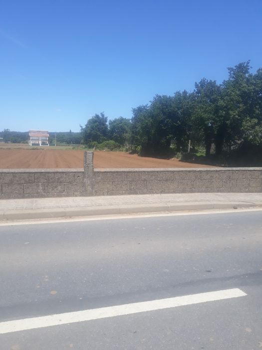 Aluga-se terreno trofa