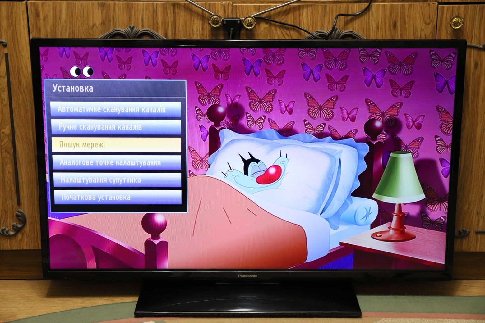 Panasonic  TX - 40CW304   40 дюймов